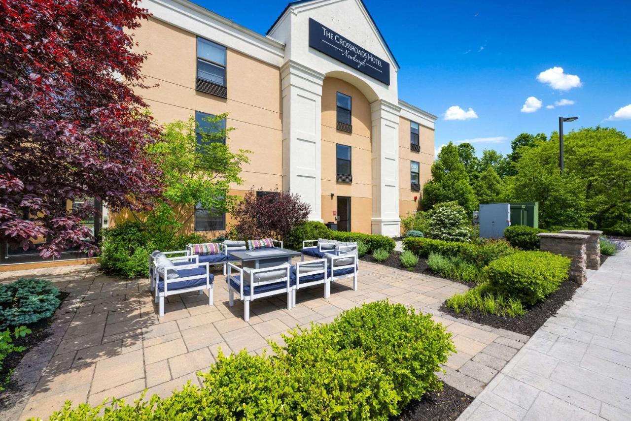 The Crossroads Hotel - Newburgh Bagian luar foto