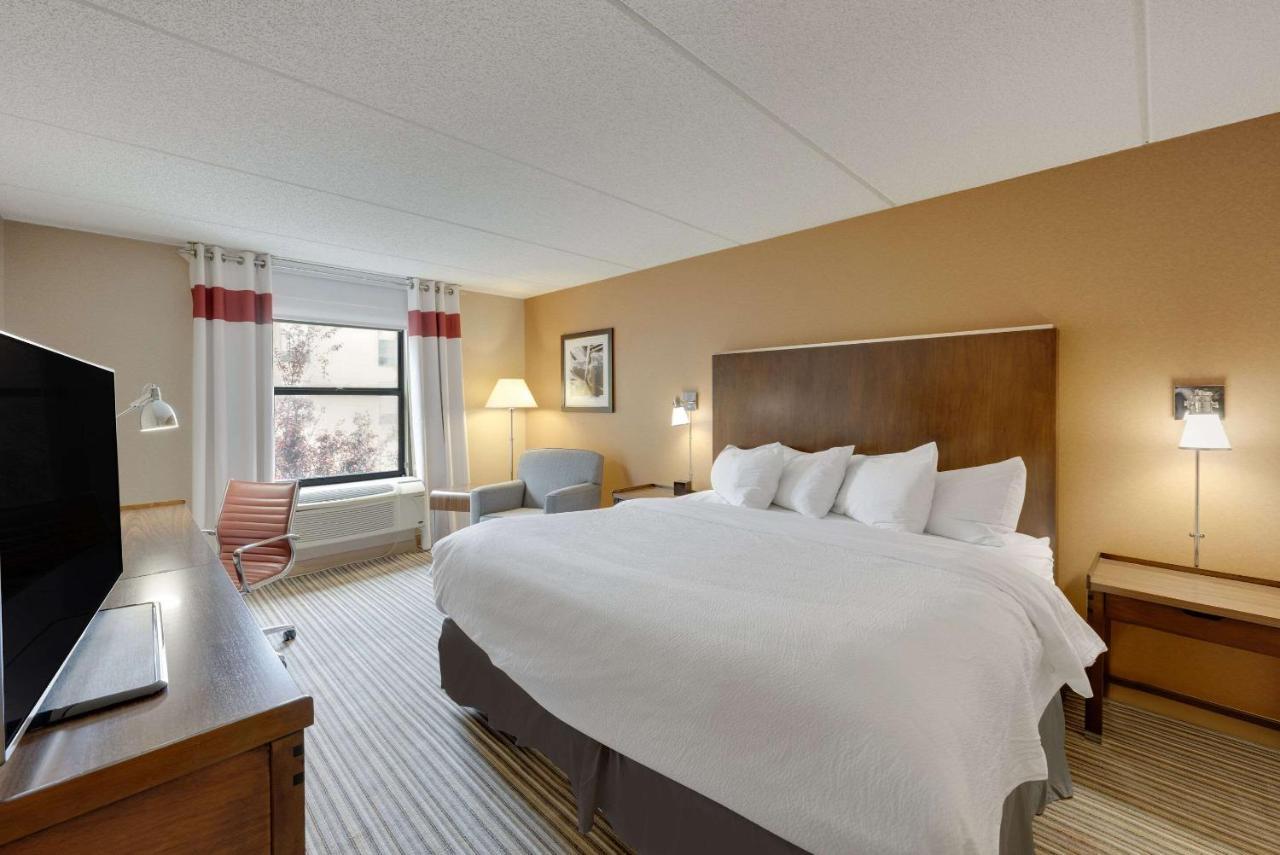The Crossroads Hotel - Newburgh Bagian luar foto
