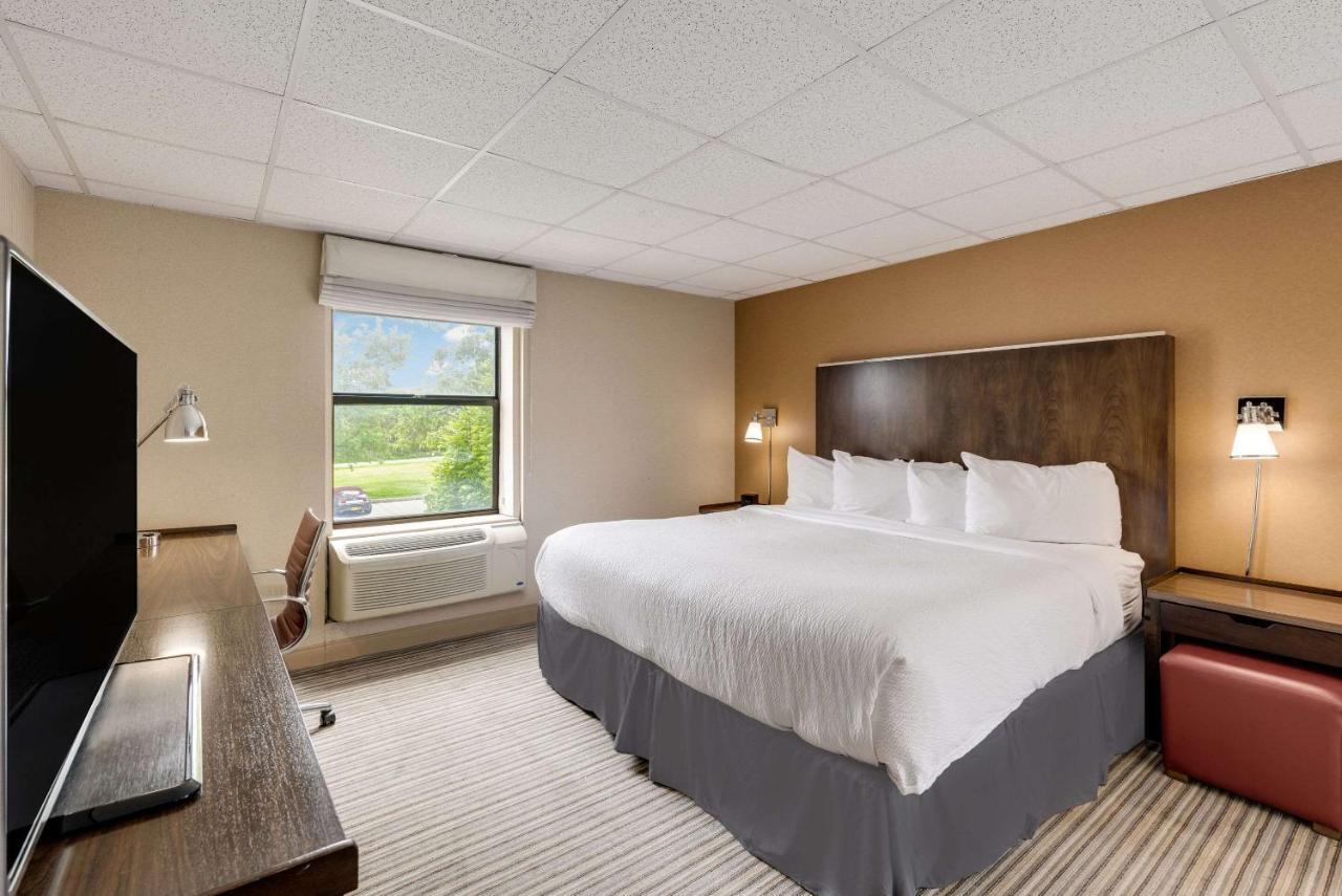 The Crossroads Hotel - Newburgh Bagian luar foto