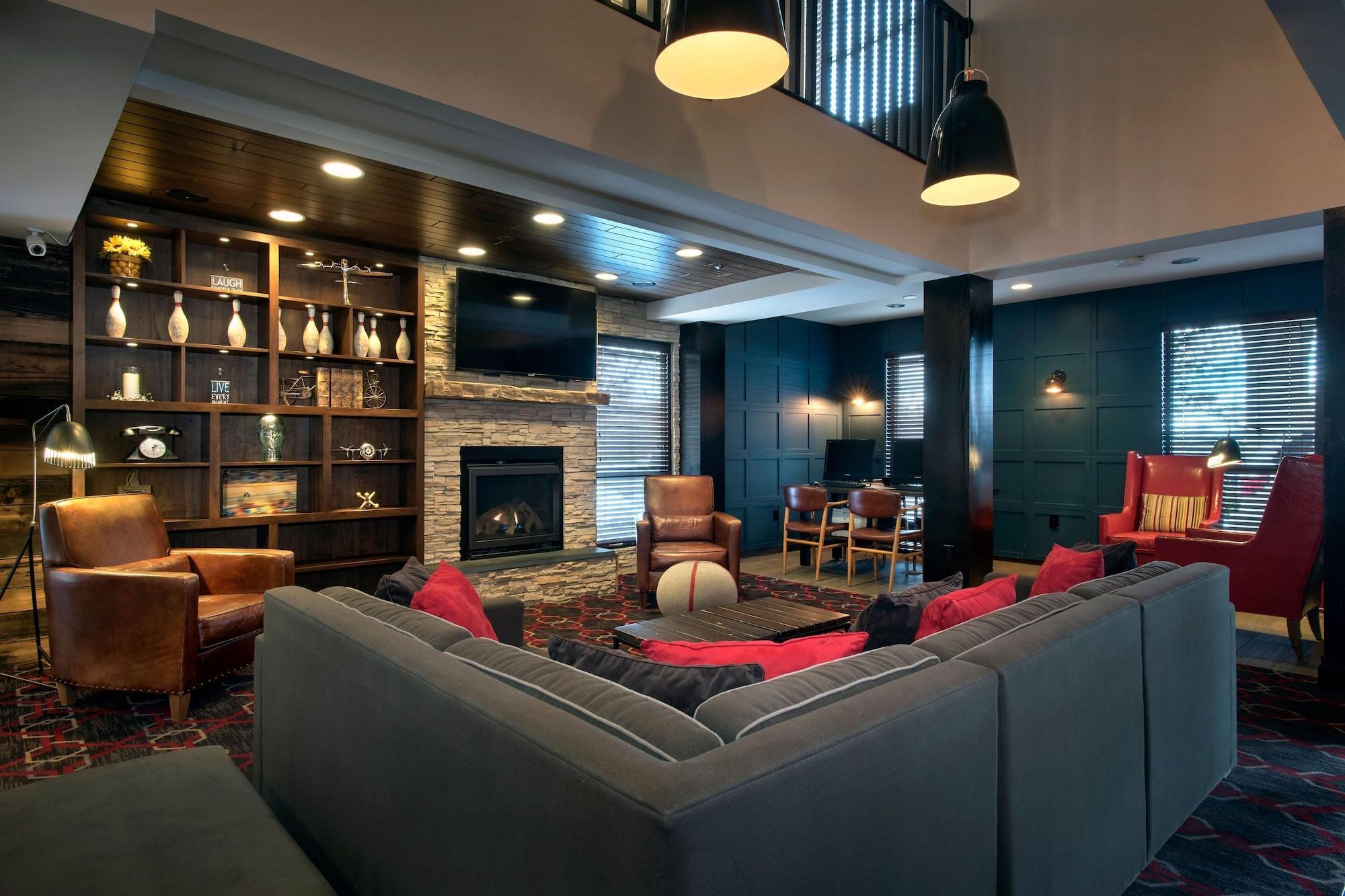 The Crossroads Hotel - Newburgh Bagian luar foto